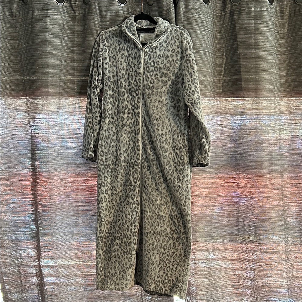 Oscar de la Renta Leopard Print Robe - Gray